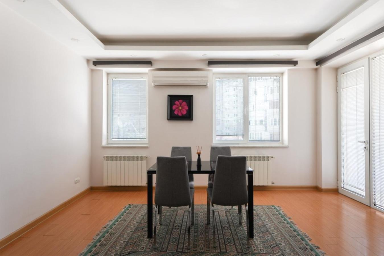 Ris Central Apartments Yerevan Ngoại thất bức ảnh