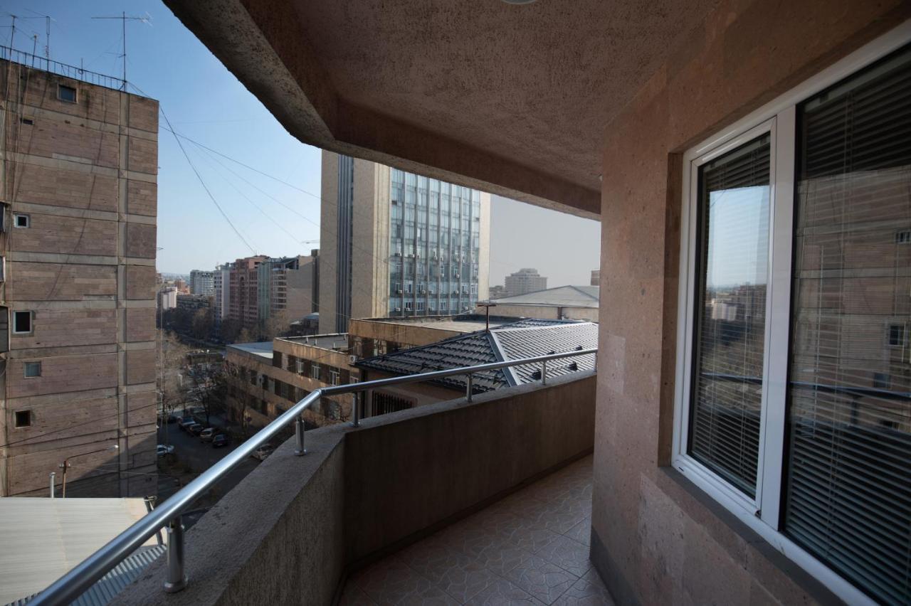 Ris Central Apartments Yerevan Ngoại thất bức ảnh